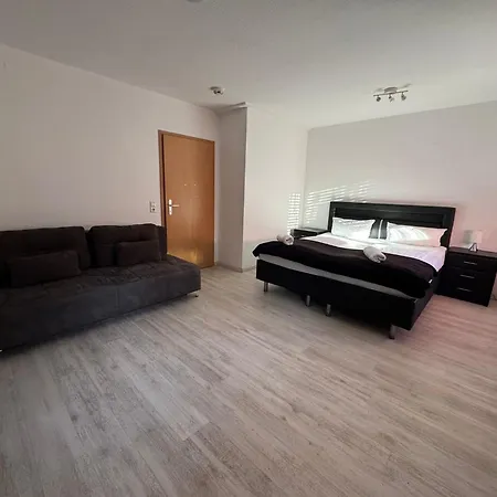 Apartament 3 *